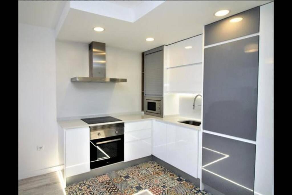 Doro Seaview Apartment Μπένιντορμ Εξωτερικό φωτογραφία